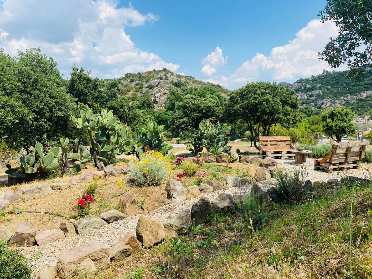 Il Nuraghe Del Lago Coghinas Oschiri エクステリア 写真