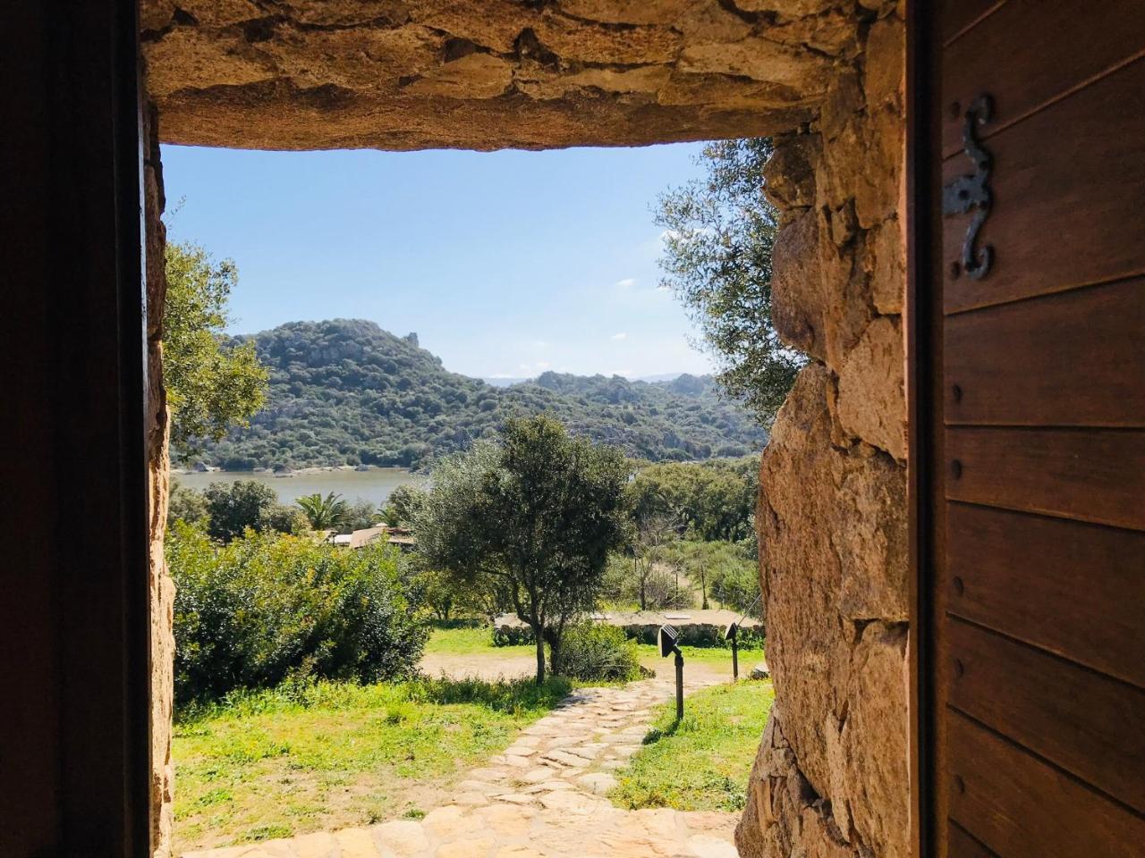 Il Nuraghe Del Lago Coghinas Oschiri エクステリア 写真